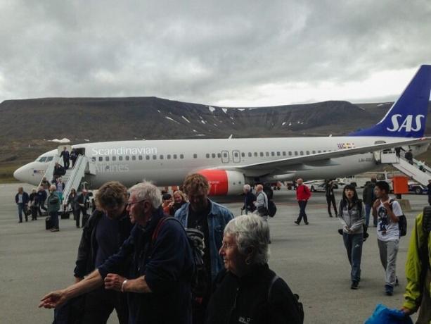 En 1975, dans la ville du nord de l'aéroport est apparu (Longyearbyen).