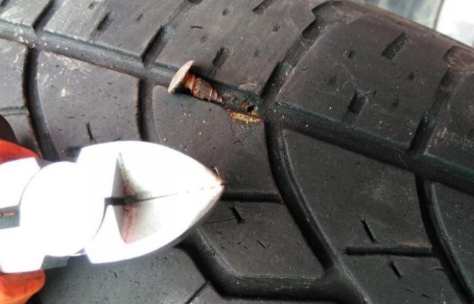 Les crevaisons de pneus vis.