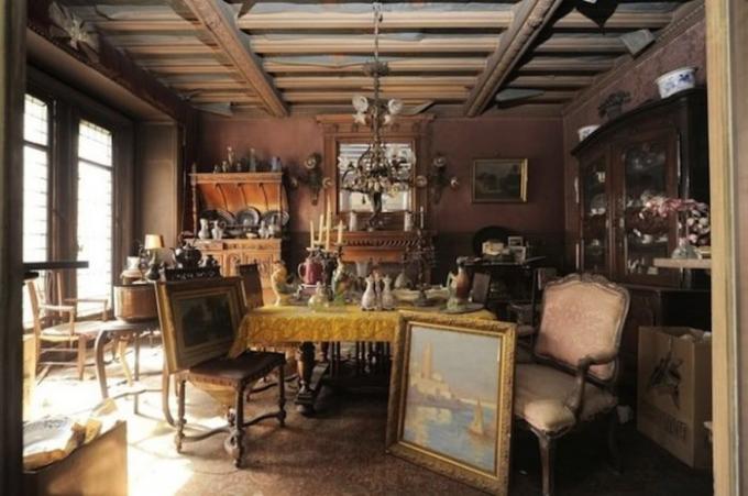 L'intérieur de l'appartement, qui n'a pas ouvert depuis 1939.