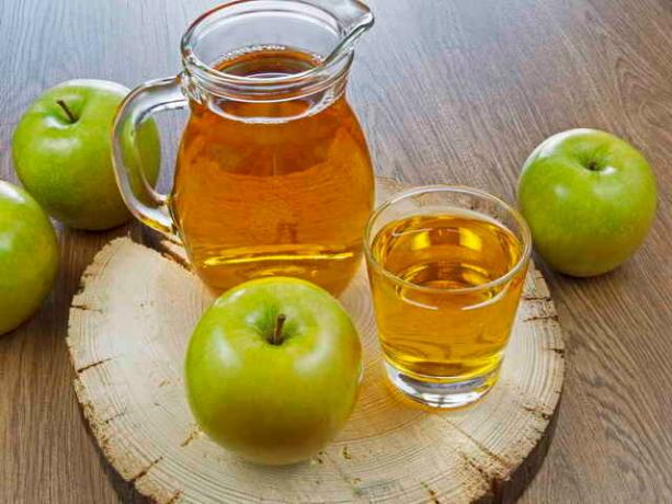 Pour préparer la boisson maison vitamine, prenez les variétés tardives de la ofazende.ru de pommes