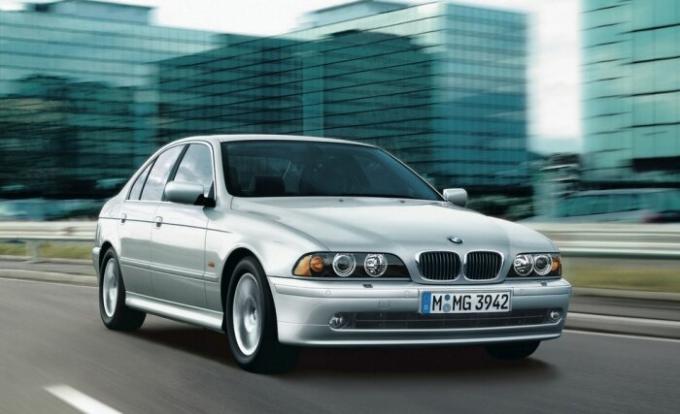 BMW E39 dans le corps - l'un des meilleurs modèles de la société bavaroise sur le marché secondaire pour les vingt dernières années. | Photo: kolesa.ru.