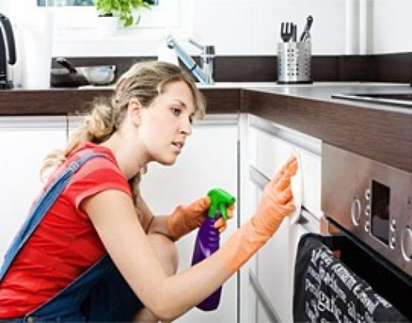 Comment laver une cuisine en plastique - techniques et astuces de base