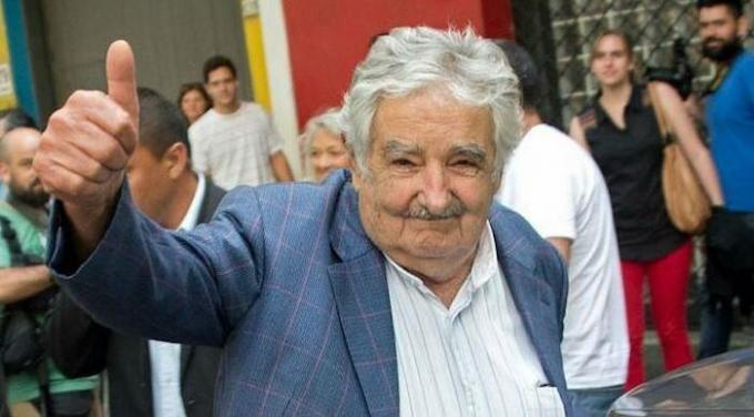 90% ont donné salaire présidentiel Mujica à la charité.