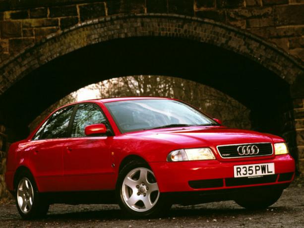 Et wagons Berlines Audi A4 ont été produites 1994-2001. | Photo: arki-porogi.ru.