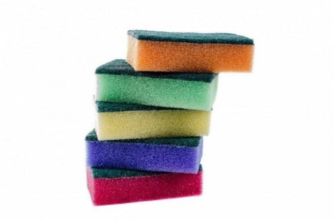 Ces éponges multicolores pour vous trouverez dans chaque maison.
