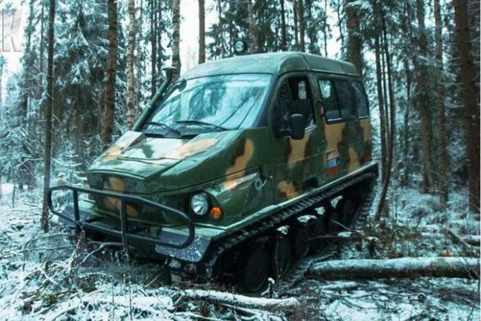 véhicule tout terrain GAZ-3409 "Beaver"