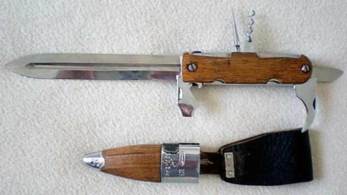 Fabriqué en URSS: l'histoire soviétique couteau « suisse »