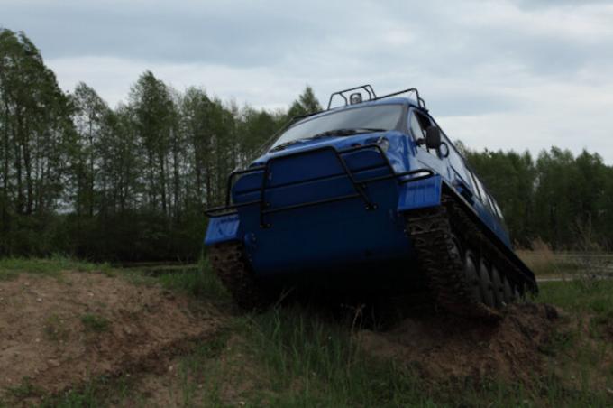 véhicule tout terrain d