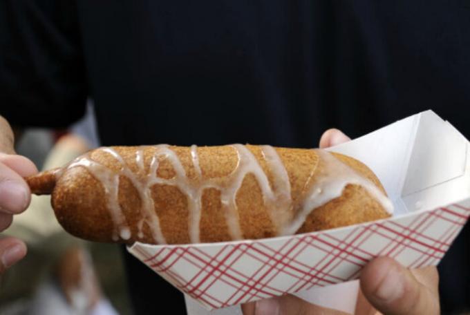 Toasté pané sur un bâton. | Photo: Virginia Public Radio. 