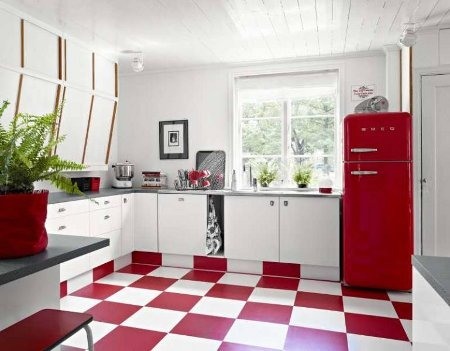 cuisine rouge avec blanc