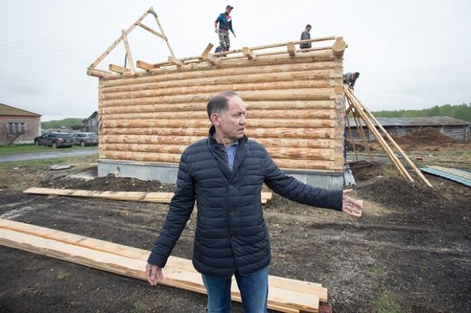 Homme d'affaires Kamil Khairullin a commencé la construction de nouvelles maisons dans son village natal Sultanov (région de Tcheliabinsk).