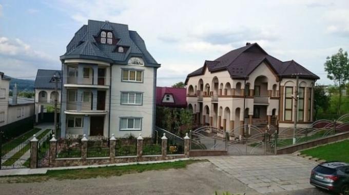 Basse Apsha - le plus riche village en Ukraine.