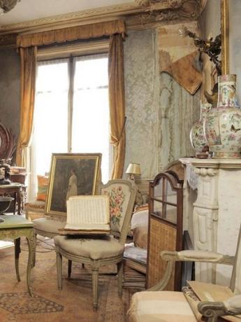 L'intérieur de l'appartement, ce qui est ouvert 72 ans.