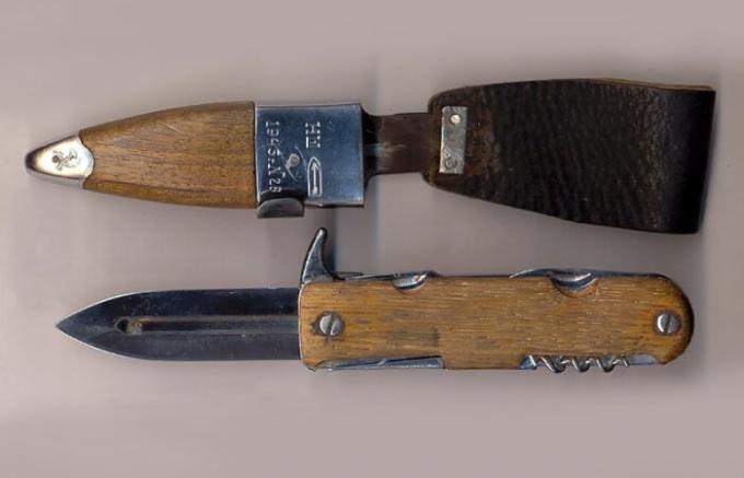 couteau à usage soviétique.