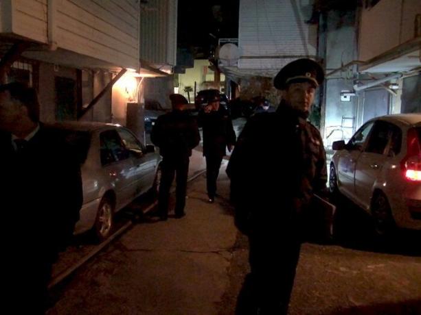 la police de Sotchi une nouvelle fois des raids sur les garages de la rue des Alpes.