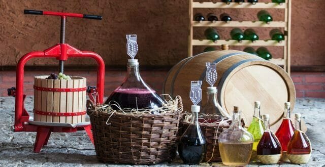 Comment préparer un vin fait maison à partir de raisins (rouge ou blanc)