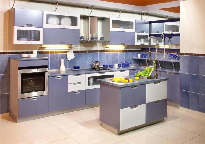 Armoire de cuisine: instructions vidéo d'installation, hauteur, caractéristiques de l'ensemble d'angle, prix, photo