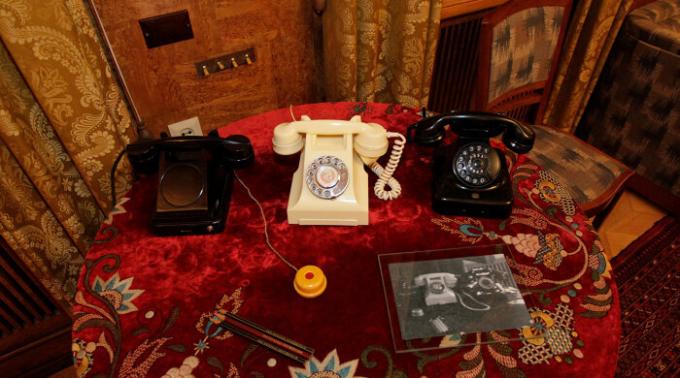 Téléphones, qui étaient tapissés de tout chef de jardin (datcha Kuntsevo). | Photo: gazeta.ru.