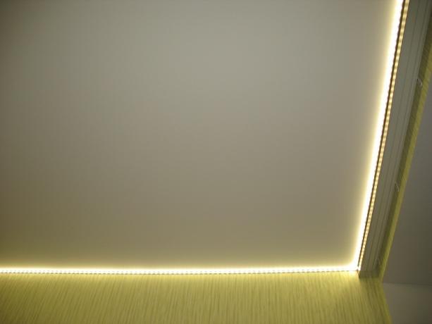 éclairage dans la cuisine avec bande LED