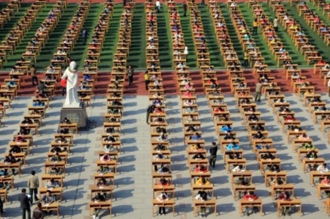 En prison: les règles les plus sévères des examens en Chine
