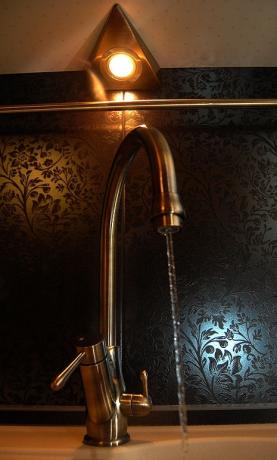 Pression d'eau filtrée, style bronze