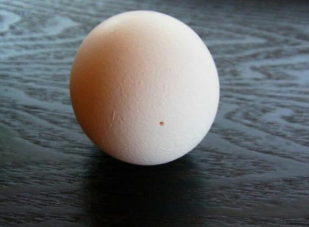 Comment faire cuire un œuf dur dont la coquille est lui-même « slazit »
