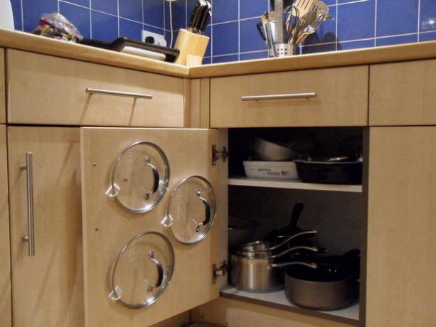 Photos d'amélioration des armoires de cuisine.
