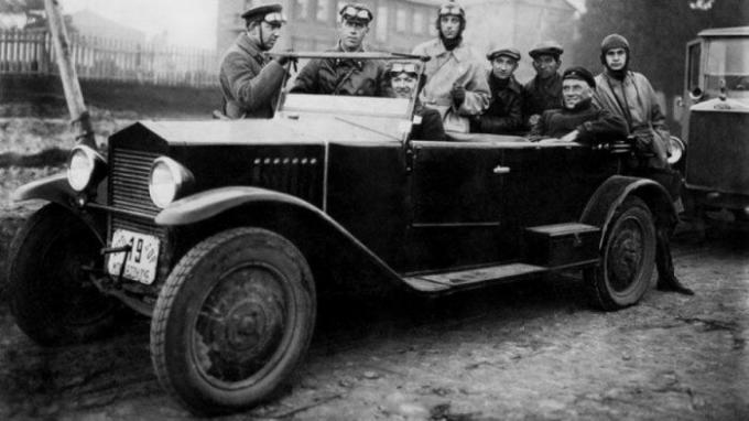 La voiture était un luxe avant la guerre.