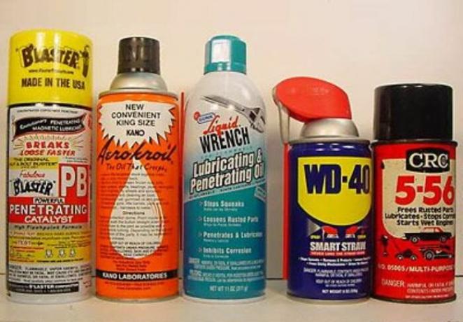 célèbre agent WD-40 et ses analogues. | Photo: popularmechanics.com.