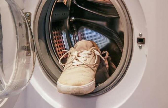 Comment se laver les chaussures dans la machine.
